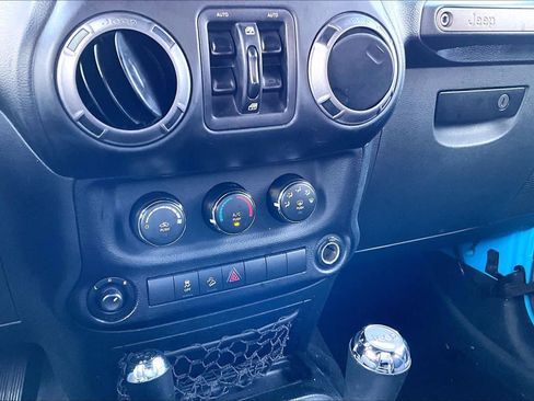 Used 2018 Jeep Wrangler Unlimited Sport S image 34