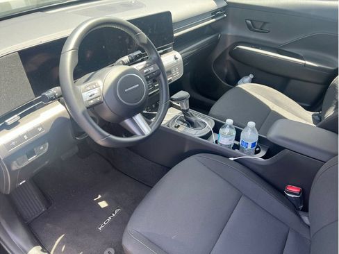 Used 2025 Hyundai Kona SEL AWD/4WD image 6