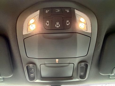 Used 2026 Chrysler Pacifica Select image 33