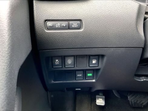 Used 2019 Nissan Rogue S w/ Special Edition Package image 32