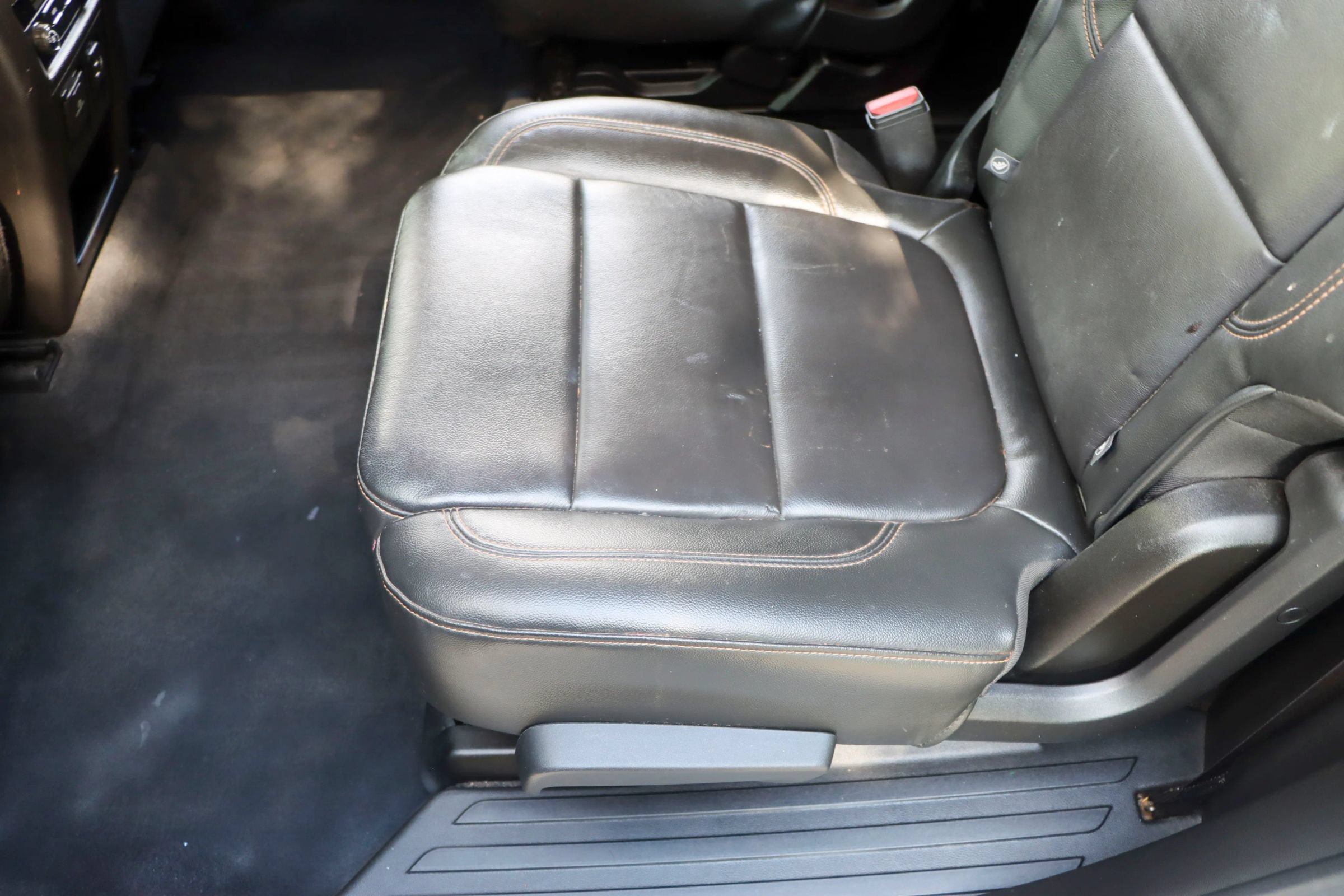 Used 2020 Chevrolet Traverse RS w/ LPO, Floor Liner Package FWD image 17