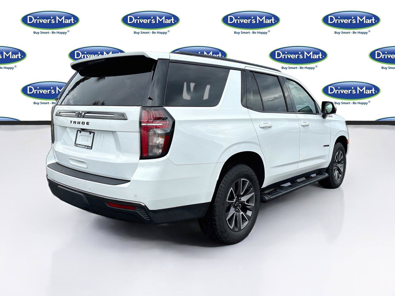 Used 2022 Chevrolet Tahoe Z71 w/ Luxury Package AWD/4WD image 7