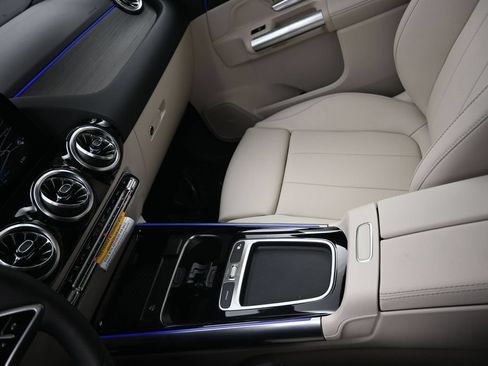 New 2026 Mercedes-Benz GLA 250 4MATIC image 15