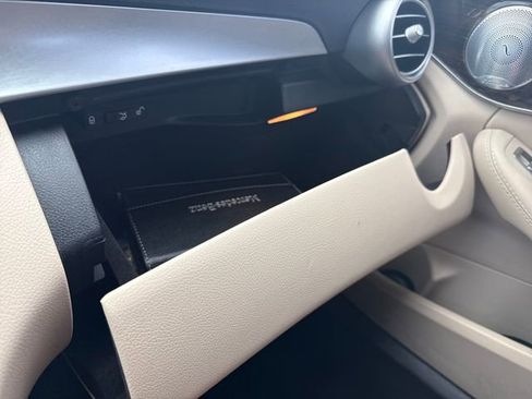 Used 2019 Mercedes-Benz C 300 4MATIC Sedan image 37