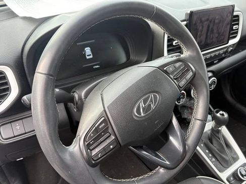 Certified 2023 Hyundai Venue Limited FWD image 10
