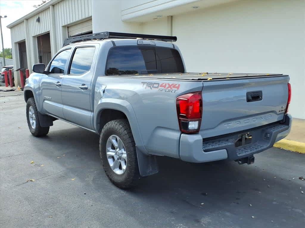 Used 2018 Toyota Tacoma TRD Sport AWD/4WD image 4