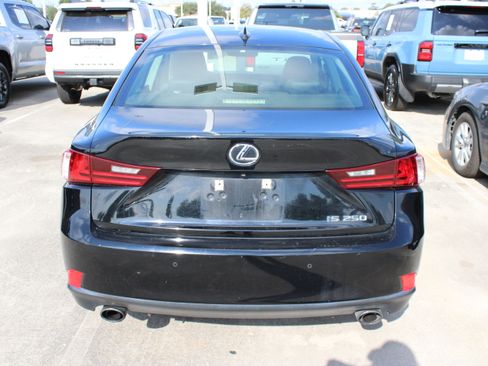 Used 2014 Lexus IS 250 w/ Navigation Package RWD image 8