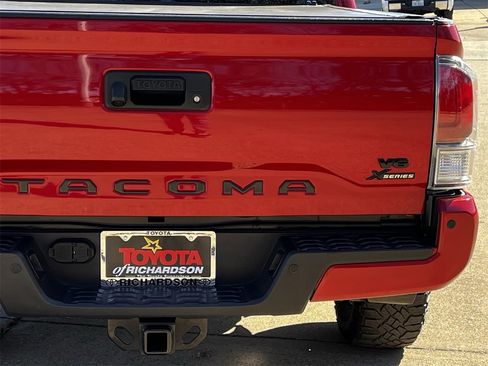 Used 2022 Toyota Tacoma TRD Off-Road w/ TRD Premium Off Road Package image 6
