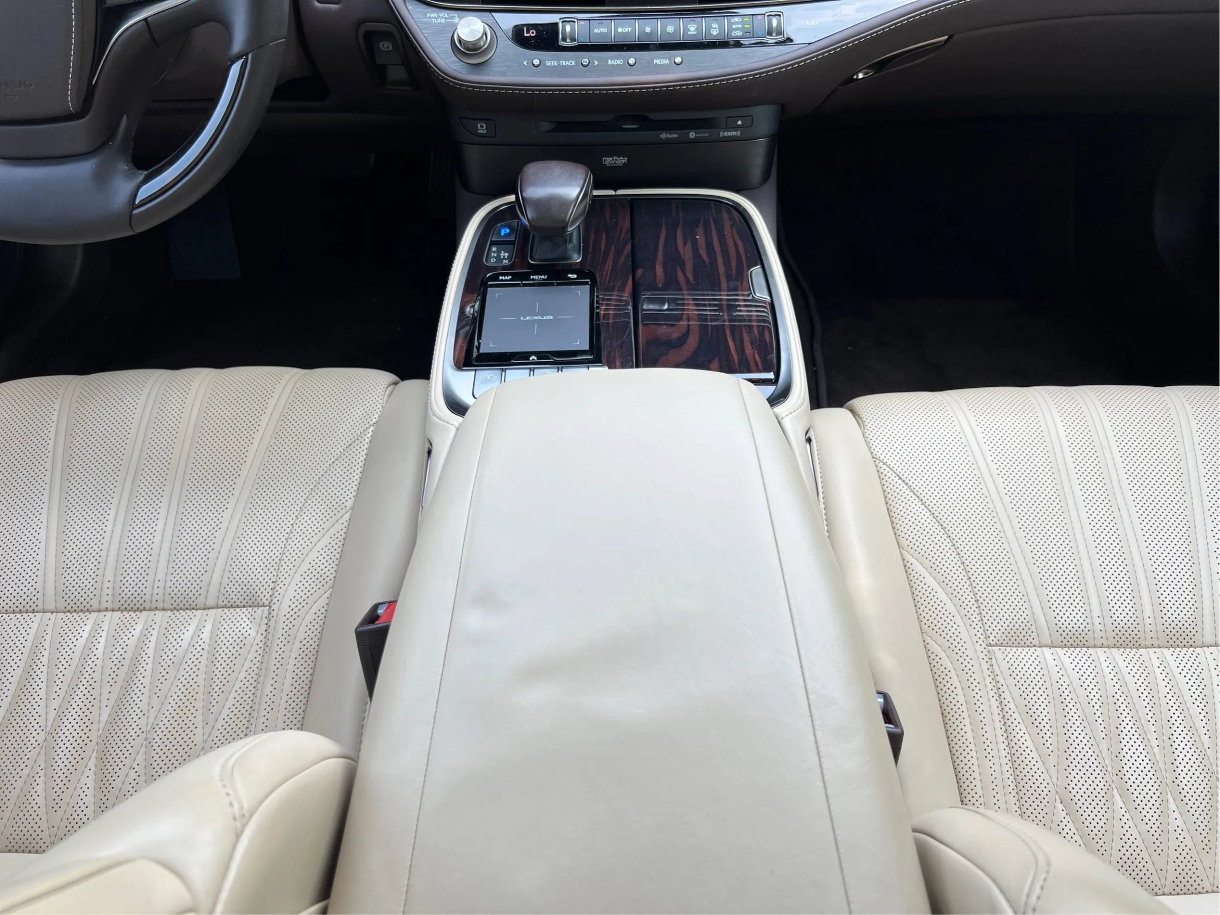Used 2018 Lexus LS 500 w/ Luxury Package RWD image 27