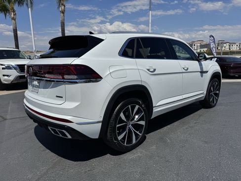 Certified 2026 Volkswagen Atlas Cross Sport SEL Premium R-Line AWD/4WD image 9
