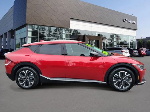 Used 2024 Kia EV6 Light RWD image 4
