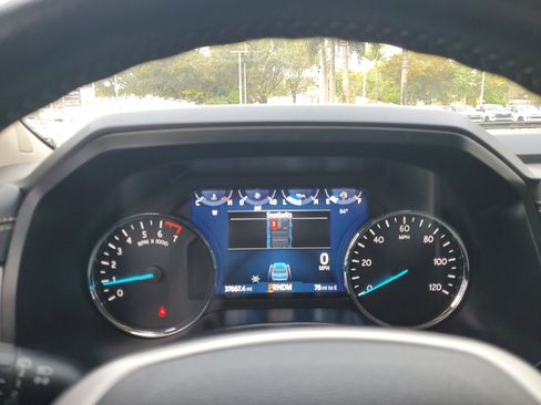 Used 2023 Ford Expedition XLT image 21