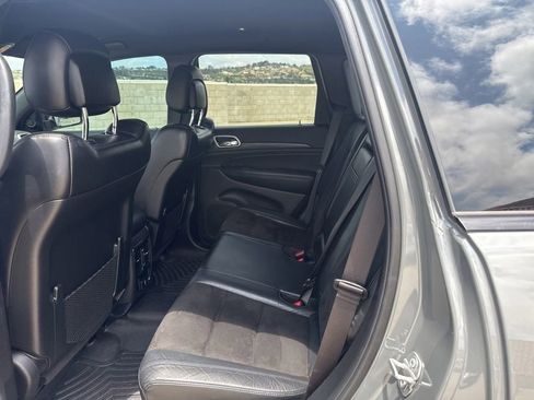 Used 2020 Jeep Grand Cherokee Altitude RWD image 9