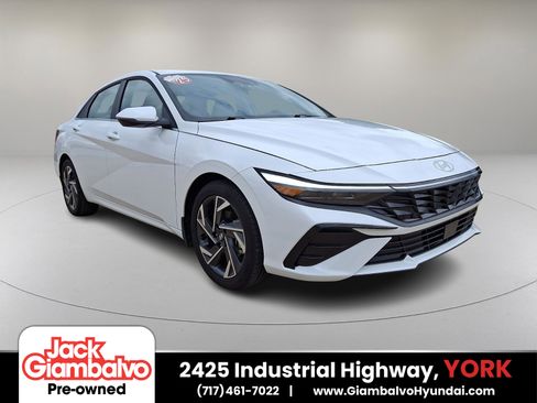 Certified 2025 Hyundai Elantra Limited FWD image 1