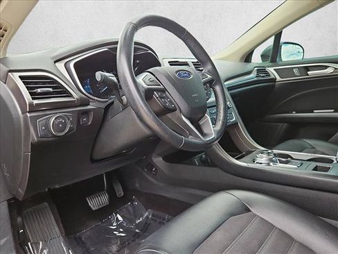 Used 2017 Ford Fusion SE w/ Equipment Group 201A AWD/4WD image 10
