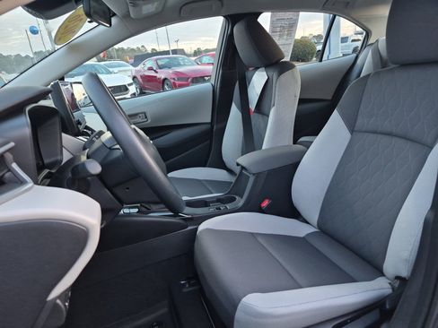 Used 2026 Toyota Corolla LE image 10