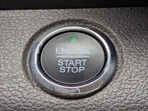 Used 2020 Ford Expedition XLT w/ Equipment Group 202A RWD image 32