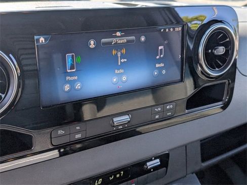 Used 2025 Mercedes-Benz Sprinter 2500 image 18