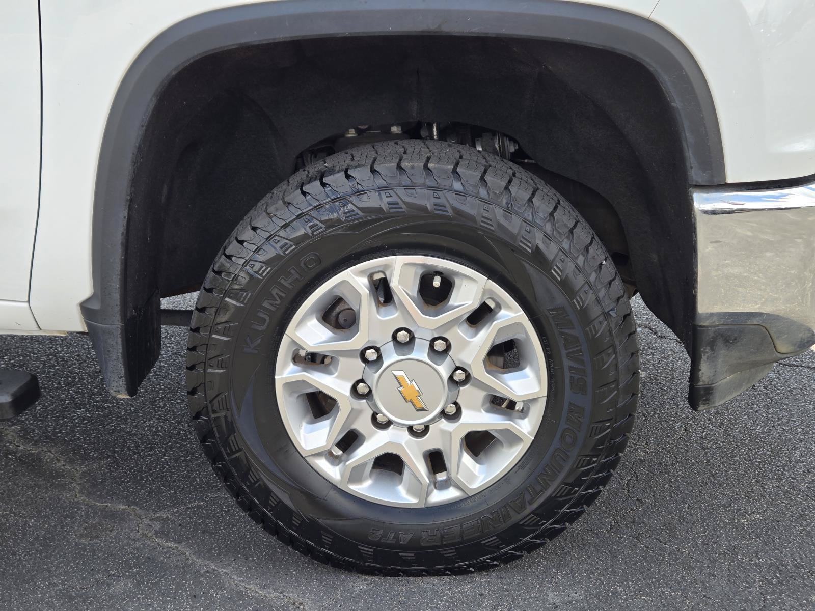 Used 2023 Chevrolet Silverado 3500 LT w/ Convenience Package AWD/4WD image 5