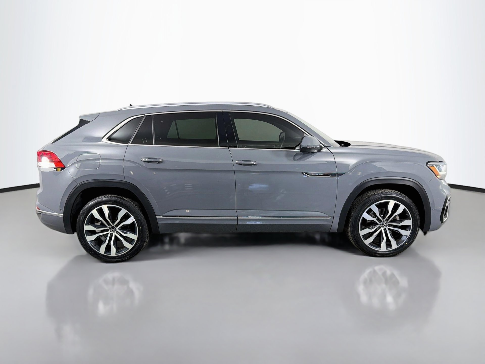 Used 2020 Volkswagen Atlas Cross Sport SEL Premium R-Line AWD/4WD image 4