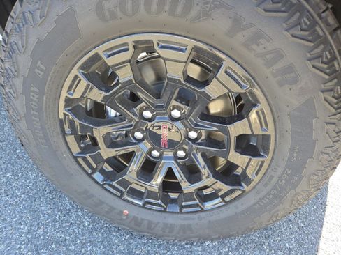 New 2026 GMC Canyon Elevation w/ Convenience Package image 14