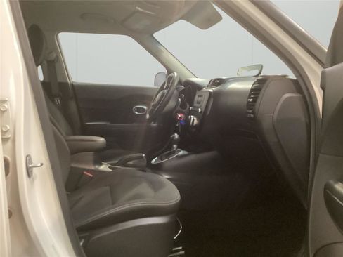 Used 2015 Kia Soul FWD image 14
