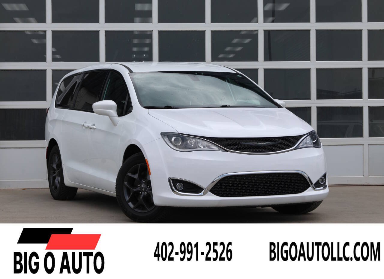 Used 2018 Chrysler Pacifica Touring Plus w/ S Appearance Package FWD image 1