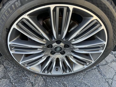 Used 2019 Land Rover Range Rover Supercharged image 11