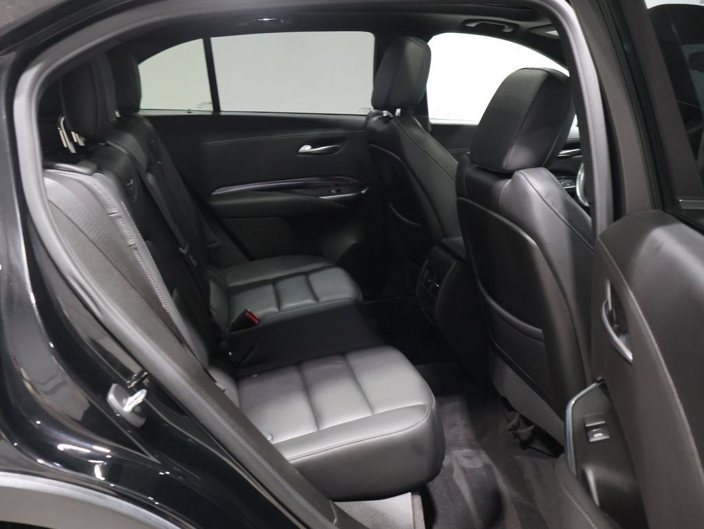 Used 2023 Cadillac XT4 Luxury w/ Cold Weather Package AWD/4WD image 23