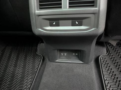 Used 2023 Volkswagen Atlas Cross Sport SEL Premium R-Line image 17