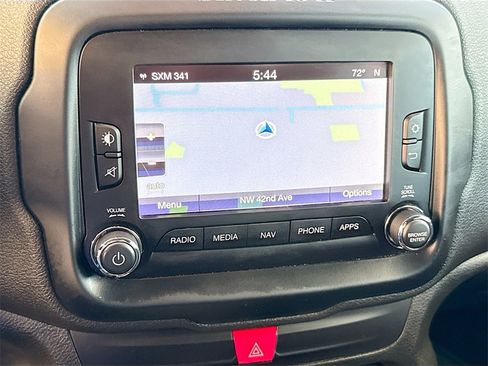 Used 2016 Jeep Renegade Latitude image 14