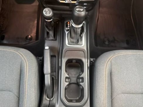 Used 2025 Jeep Wrangler Unlimited Sport AWD/4WD image 25