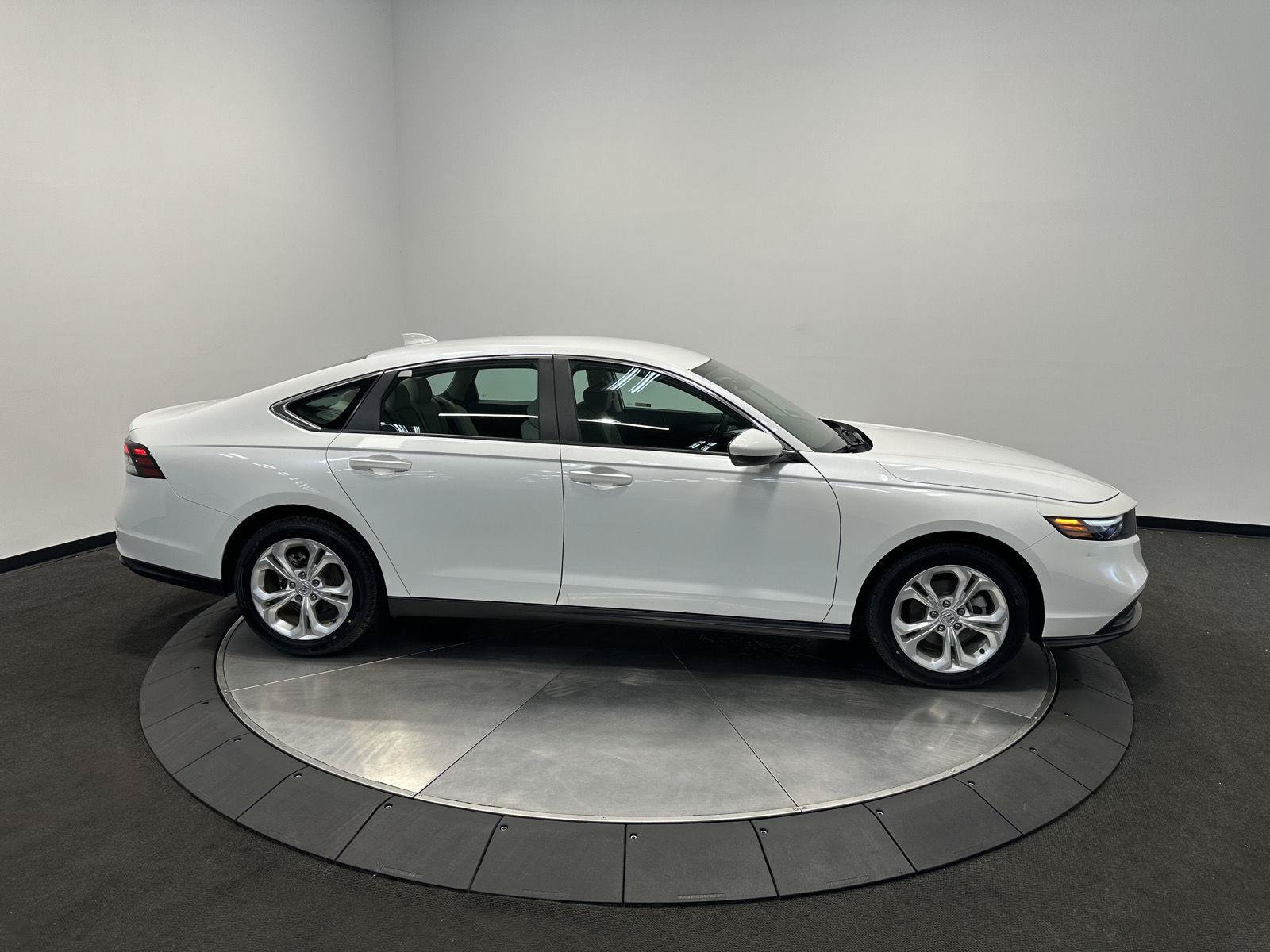 Certified 2023 Honda Accord LX image 8