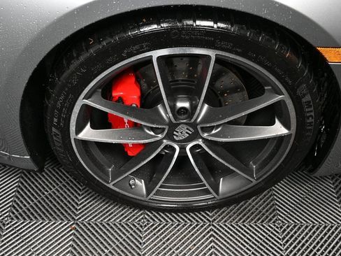 Certified 2024 Porsche 911 Targa 4S image 39