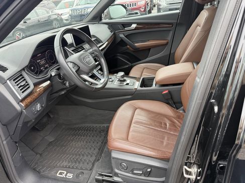 Used 2020 Audi Q5 2.0T Premium Plus w/ Premium Plus Package image 6