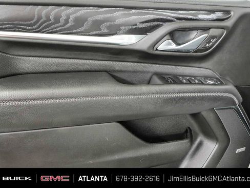 Used 2023 GMC Yukon Denali AWD/4WD image 6