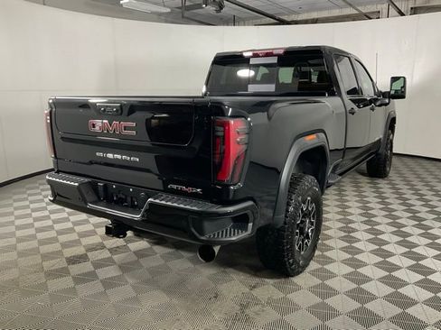 Used 2025 GMC Sierra 2500 AT4X image 8