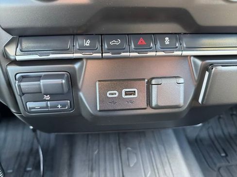 Used 2025 GMC Sierra 3500 Pro w/ Convenience Package AWD/4WD image 17