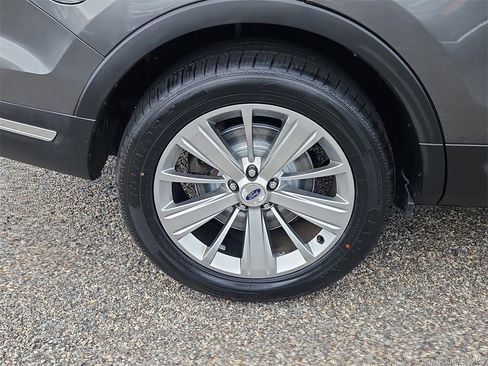 Used 2018 Ford Explorer Limited image 9
