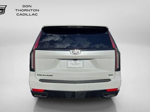 Used 2023 Cadillac Escalade Sport Platinum w/ LPO, ONYX Package AWD/4WD image 4