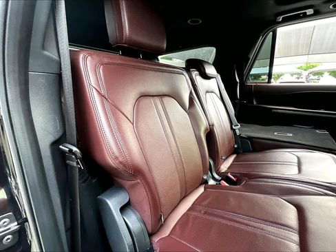 Used 2024 Ford Expedition Max Limited AWD/4WD image 19
