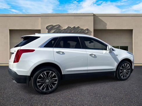 Used 2017 Cadillac XT5 Premium Luxury FWD image 3