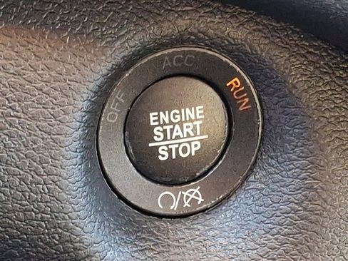 Used 2020 Jeep Cherokee Latitude Plus w/ Cold Weather Group image 22