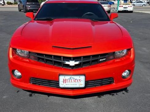 Used 2010 Chevrolet Camaro SS RWD image 2