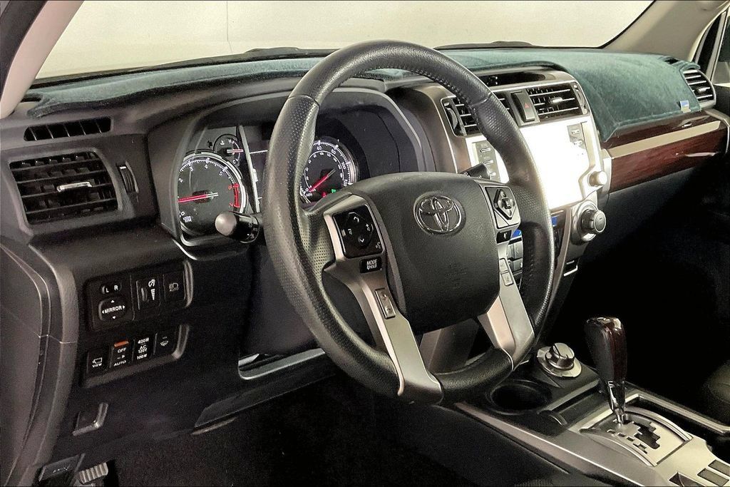 Used 2022 Toyota 4Runner Limited AWD/4WD image 14