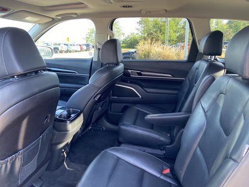 Used 2025 Kia Telluride S image 25