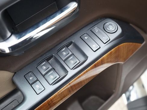 Used 2016 GMC Sierra 1500 SLE w/ SLE Value Package image 9