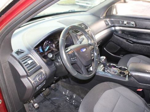 Used 2018 Ford Explorer XLT w/ Equipment Group 201A image 12