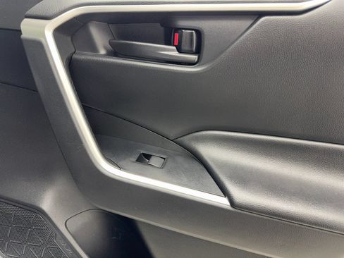 Used 2022 Toyota RAV4 LE FWD image 47