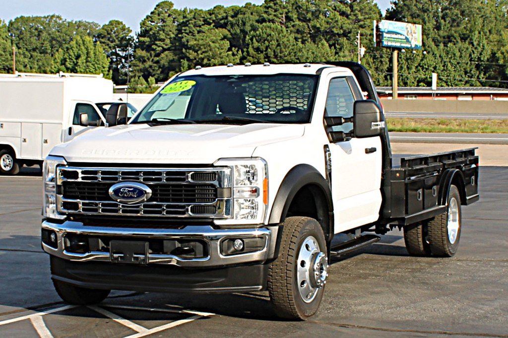 Used 2023 Ford F550 4x4 Regular Cab Super Duty image 2